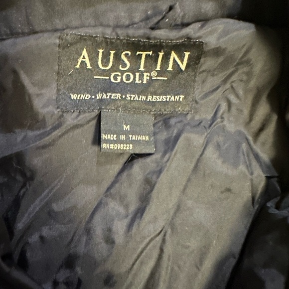 Austin Golf brand, black and white golf jacket. - Picture 3 of 3